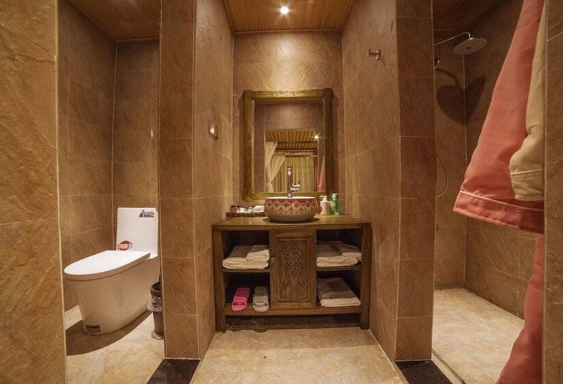 Люкс, Blossom Dynasty Inn
