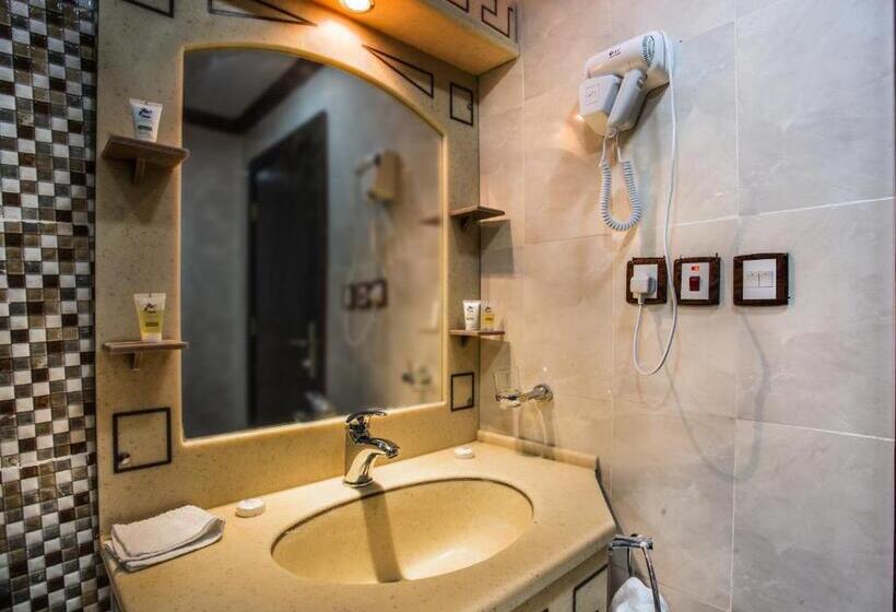 Апартаменты 2 Спальни, Manazel Al Sofara