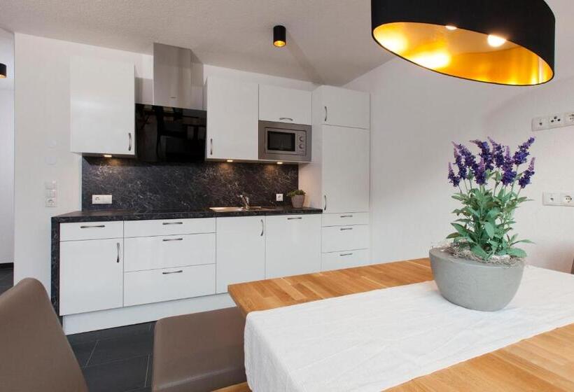Апартаменты 1 Спальня с Балконом, Nowders Apartments