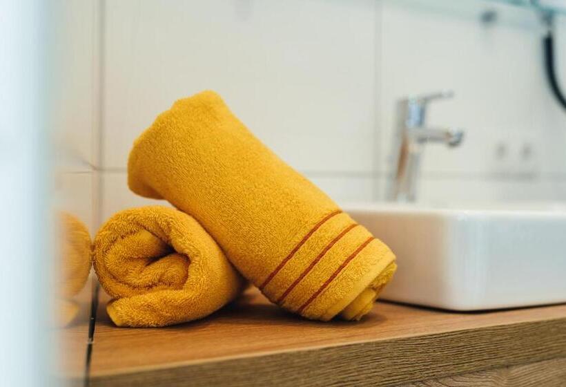 Апартаменты 1 Спальня Нижний Этаж, Nowders Apartments