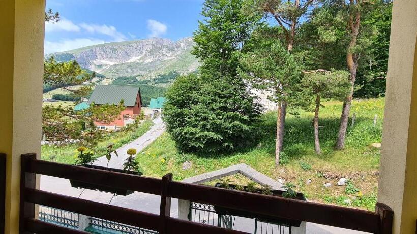 اتاق استاندارد چهار تخته, Guest House Tiha Noć