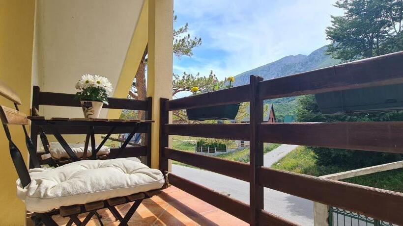 اتاق استاندارد چهار تخته, Guest House Tiha Noć