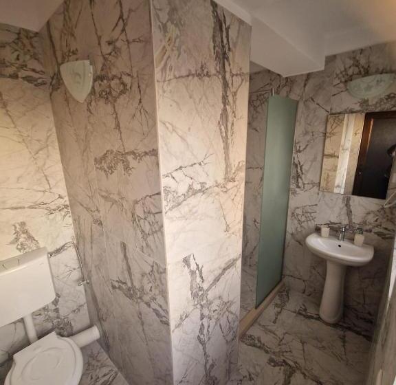 Трехместный Номер Стандарт с Балконом, Villa Sunset Beach Mamaia Nord