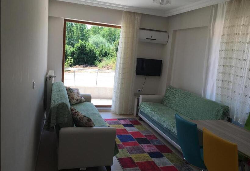 آپارتمان 1 خوابه با چشم‌انداز باغ, Yasar Apart