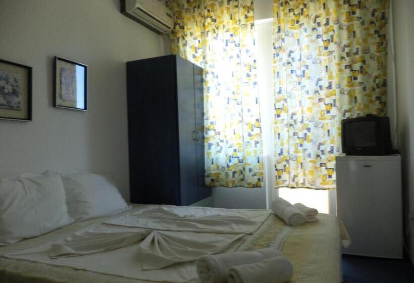 Номер Стандарт с Террасой, Guest House Stoyanovi