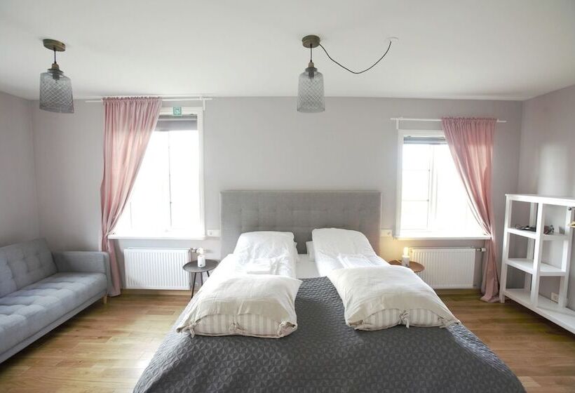 اتاق سه نفره دلوکس با چشم‌انداز دریا, Brimslóð Atelier Guesthouse