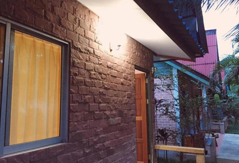 بانگلوی استاندارد, Coconut Bungalow