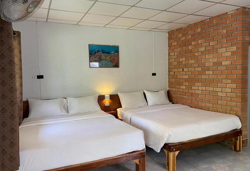 اتاق خانوادگی, Coconut Bungalow