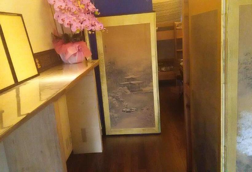 تختخواب در اتاق مشترک, Guest House Hana