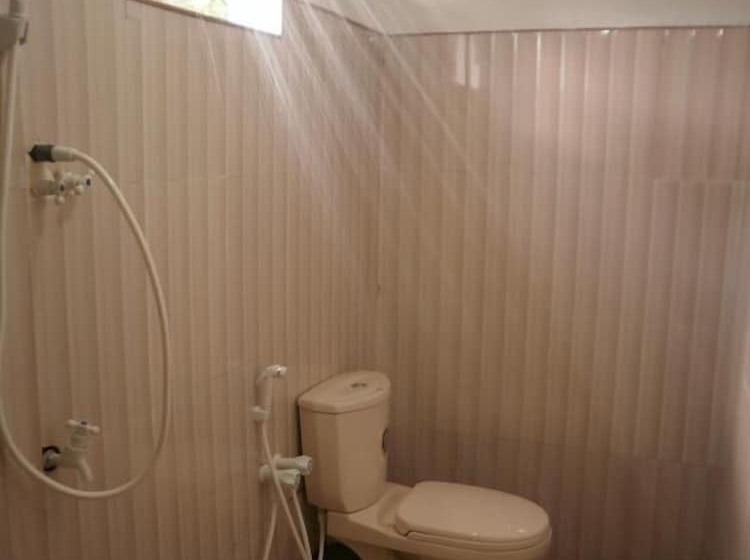 اتاق لوکس چهار تخته, Nethu Freedom Cottage