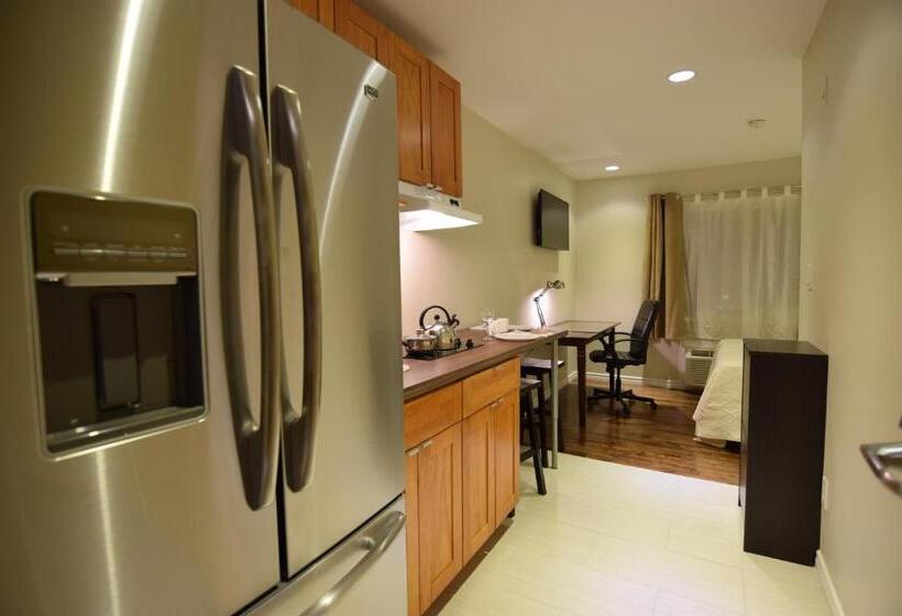 Студия Deluxe, The Lion Inn & Suites