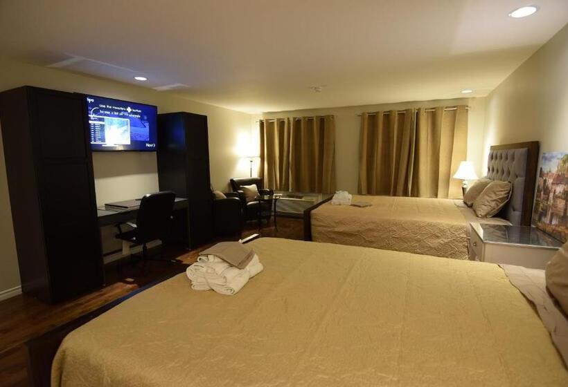 Номер Deluxe, The Lion Inn & Suites