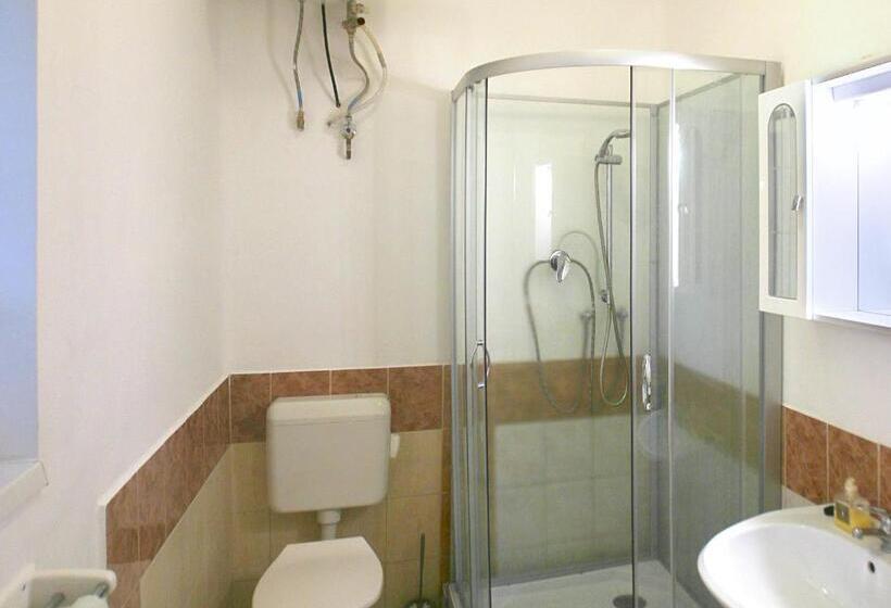 Апартаменты 1 Спальня, Avar Vendégház