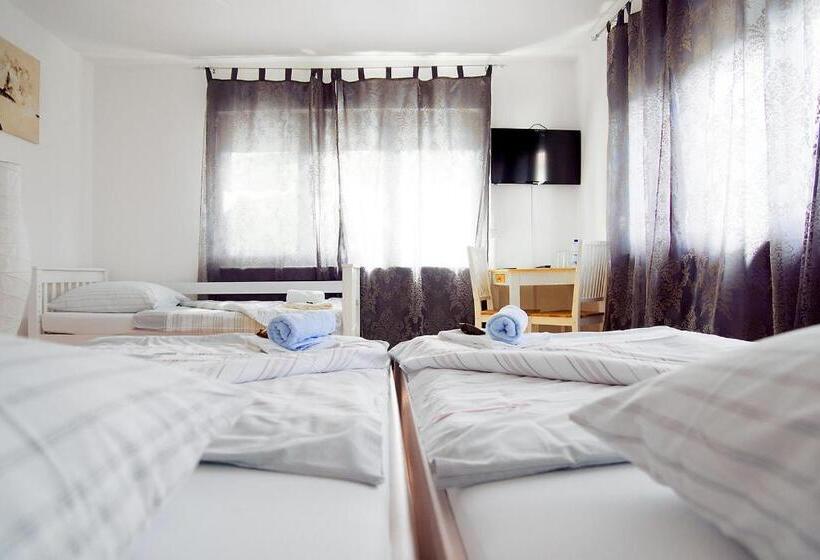 Номер Стандарт Трехместный, Hostel Villa Viva