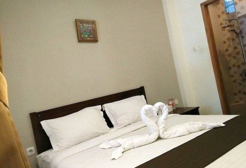 スーペリアールーム, Helena Guest House