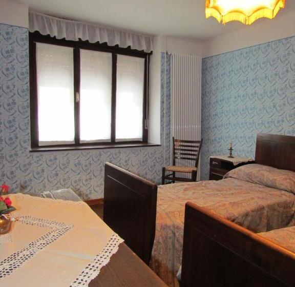 اتاق استاندارد, Joe's Place