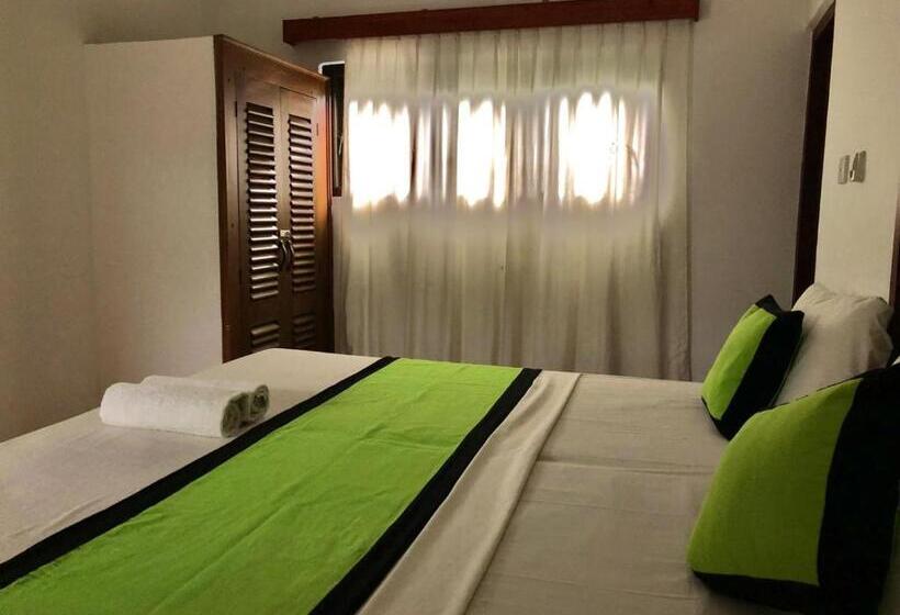 اتاق استاندارد, Sundowners Guesthouse