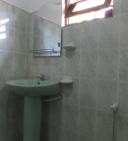 اتاق استاندارد سه نفره, Rainbow Guest House