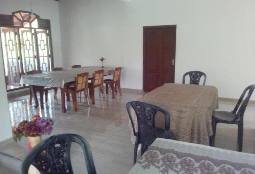 اتاق استاندارد, Rainbow Guest House