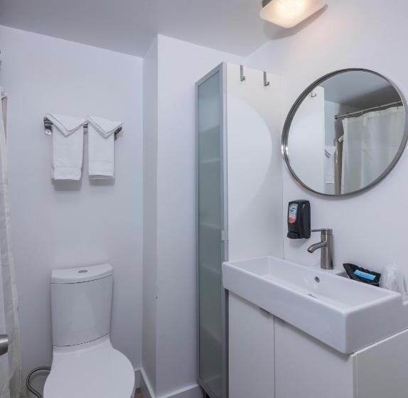 Номер Стандарт с Балконом, Stones Throw