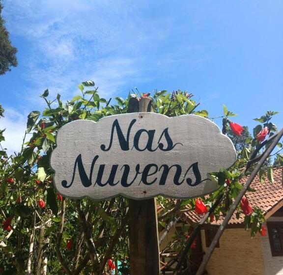 Люкс, Nas Nuvens Hospedaria