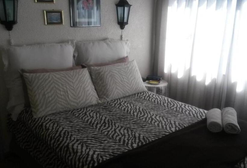 اتاق خانوادگی, Onze Rust Guest House And Caravanpark