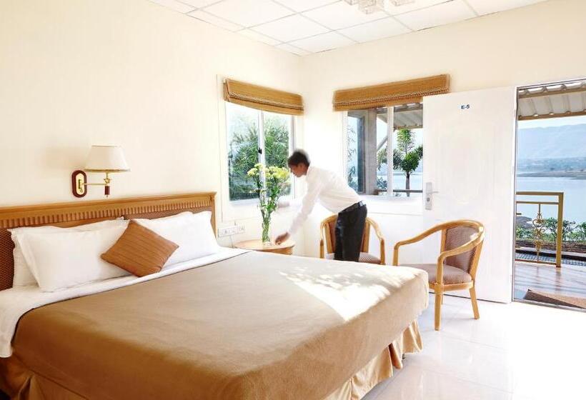 이그제큐티브 룸, Savana Lake Resort