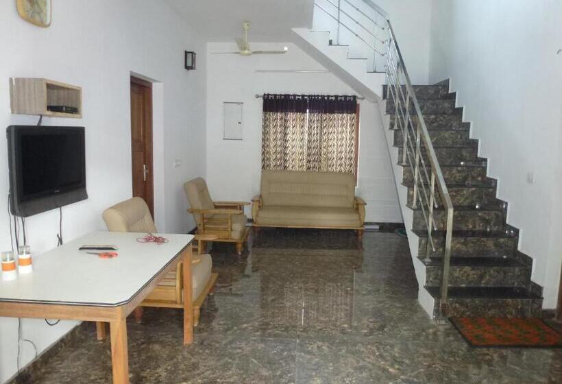 غرفة كومفورت ثلاثية, Southcanal Holidays