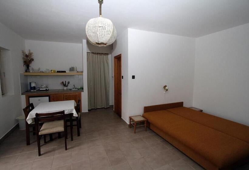 Апартаменты 1 Спальня с Террасой, Vöröskő Apartmanház