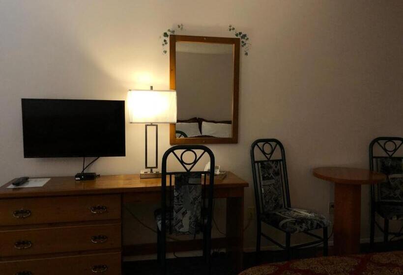 חדר סטנדרט עם מיטת קווין, Chase Country Inn