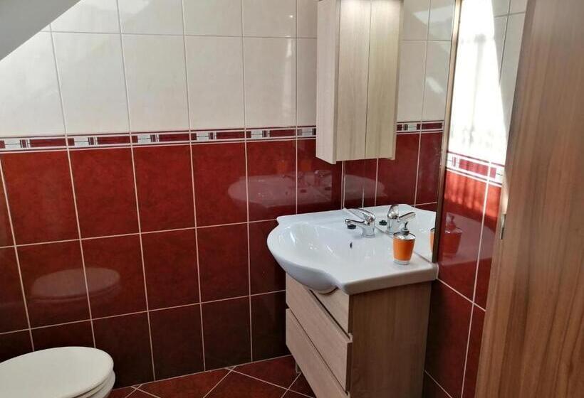 Семейный Номер, Csipkeház Apartman
