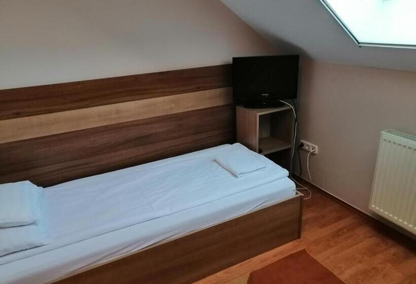패밀리 룸, Csipkeház Apartman