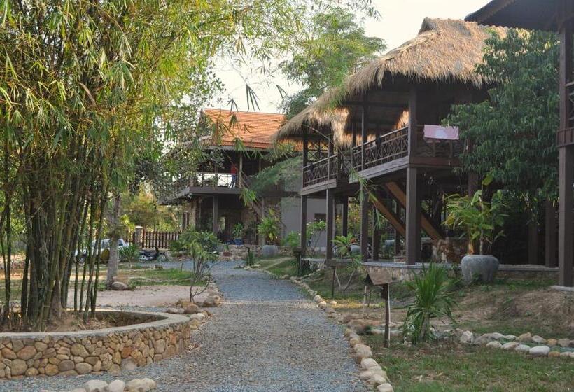 اتاق استاندارد با تخت بزرگ, Khmer Hands