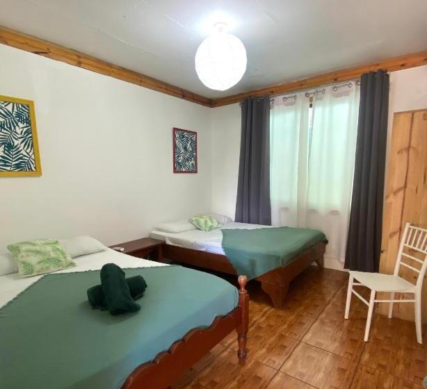스탠다드 4인용 룸 공용 욕실, Cabinas Cahuita