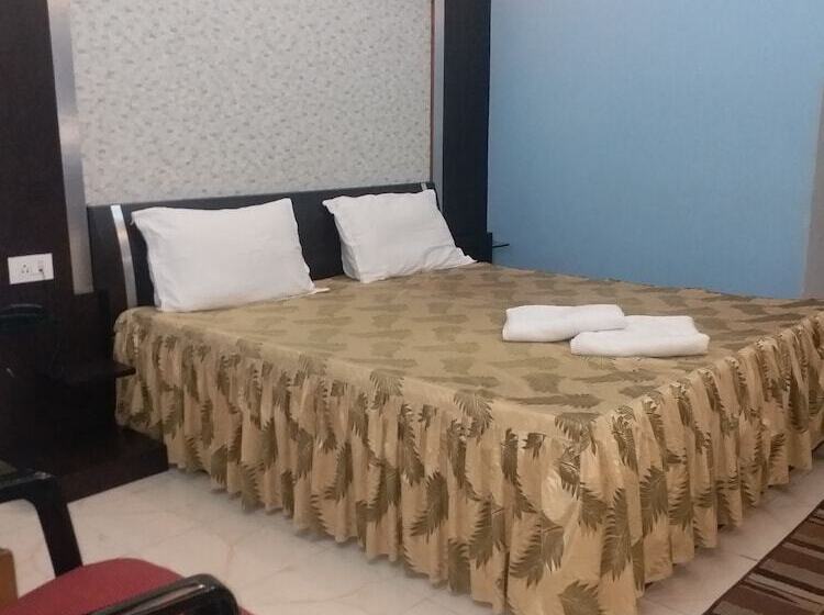 Номер Deluxe, Barbareek
