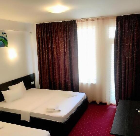 اتاق استاندارد سه نفره, Casa On