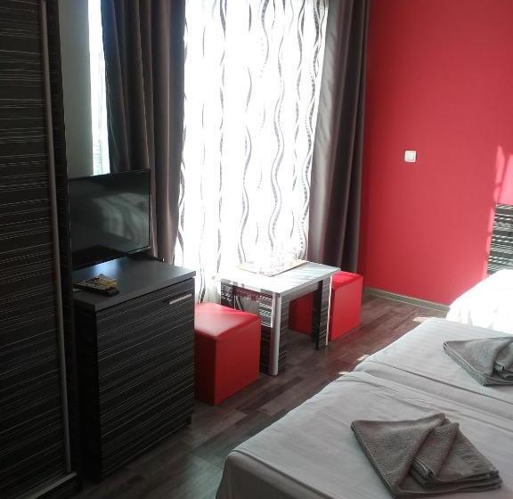Номер Стандарт с Террасой, Fits Guest House