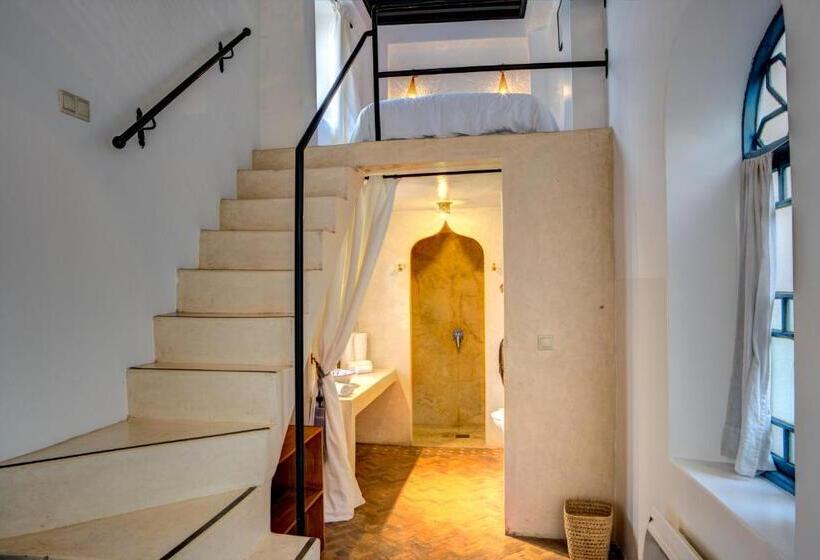 标准间, Riad Amaris