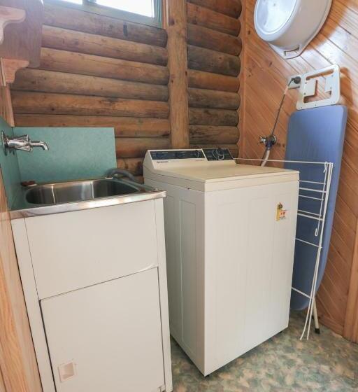 Дом 2 Спальни, Lazy Acre Log Cabins