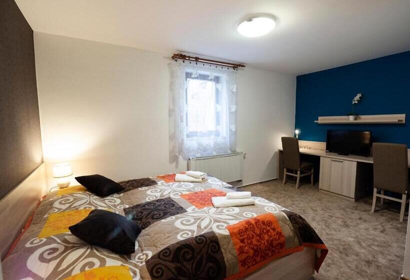 غرفة قياسية, Penzion Almada