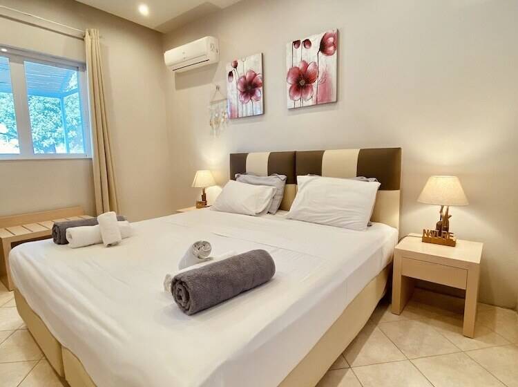فيلا ديلوكس غرفة نوم واحدة مطلة على البحر, Sunny Place Resort