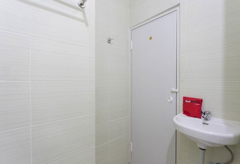Номер Стандарт, Reddoorz Plus @ Boulevard Residence Bsd