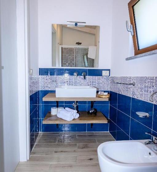 غرفة ديلوكس مطلّة علي البحر مزوَّدة بشُرفة, Antica Dimora Palinuro