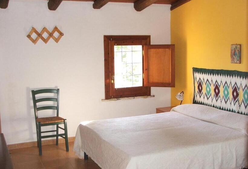 اتاق استاندارد سه نفره, Casale Corcella