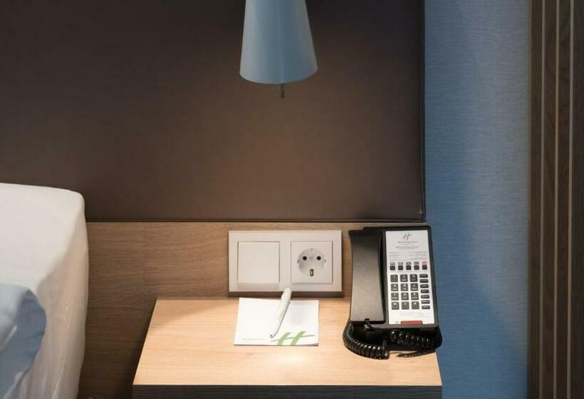 带大床的行政房间, Holiday Inn   Hamburg   Berliner Tor, An Ihg