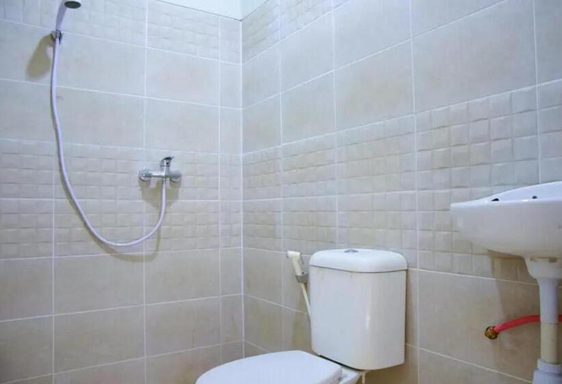 Номер Стандарт, Reddoorz Near Mangga Dua Square