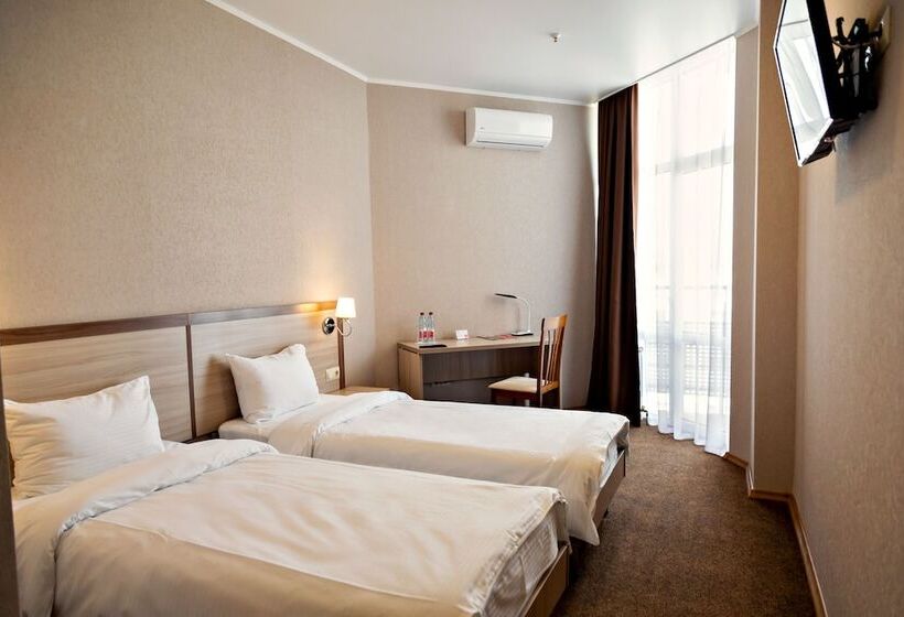 Номер Стандарт с Балконом, Azimut Hotel Penza