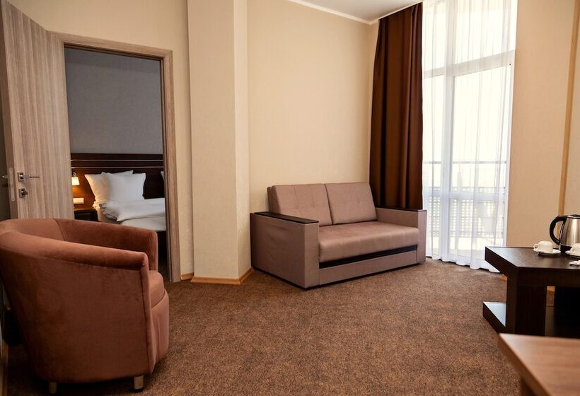 Полулюкс с Балконом, Azimut Hotel Penza
