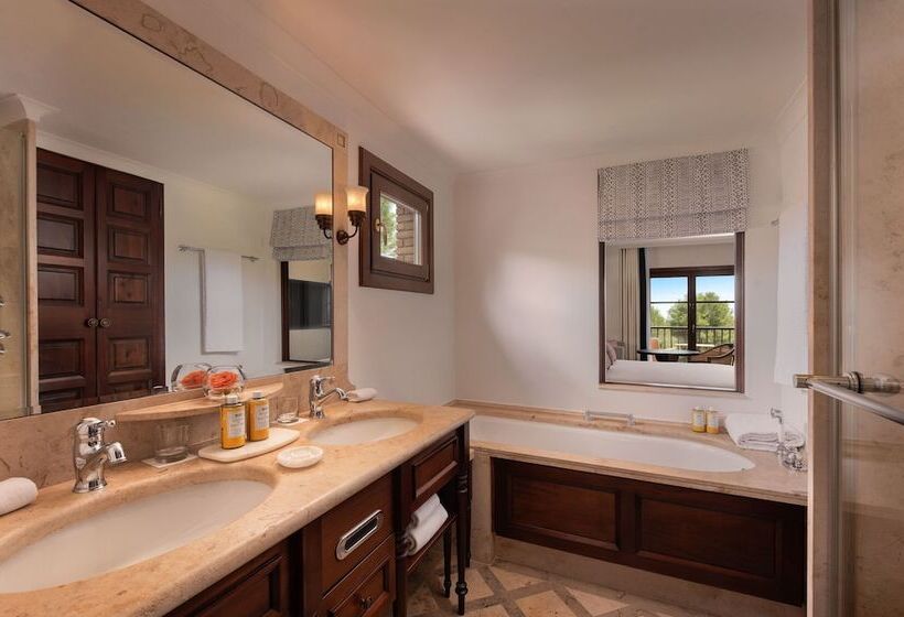 전망 스탠다드 룸 더블 침대, Castillo Hotel Son Vida, A Luxury Collection Hotel, Mallorca   Adults Only
