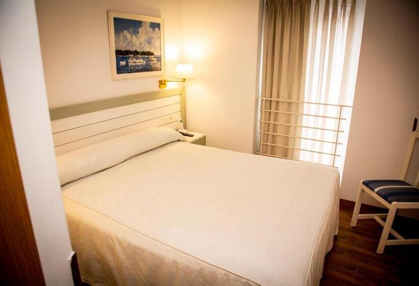 Номер Стандарт, Isabel Rooms   Suarez Inclán 38